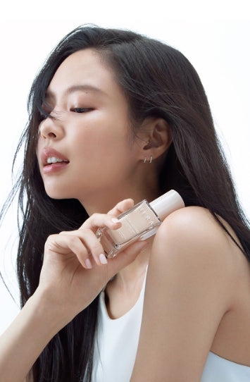 HERA Glow Lasting Foundation 24H Radiandt Skin 30g, SPF22/PA++, 8 Colours from Korea + Sample(1 Item) by HERA