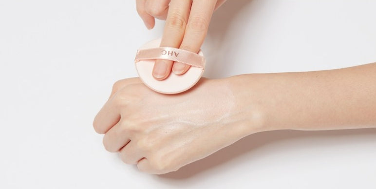 AHC Aura Secret Tone Up Cushion SPF30 PA++ 15g from Korea by AHC