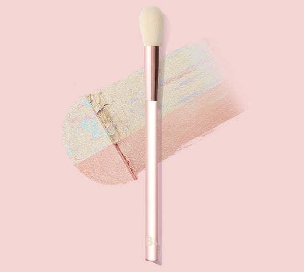 BANILA CO Highlighter Brush from Korea by BANILA CO