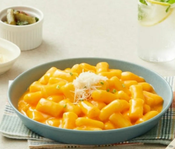 2 x bibigo Cup Tteokbokki Cheese Tteokbokki 108g from Korea by bibigo