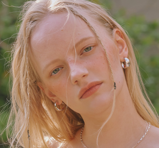 roaju Glossy Hoop Earring_Celebrity Accessory #Shin mina in K-Drama 'Hometown Cha-Cha-Cha' from Korea_H1 by roaju