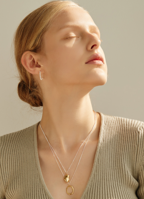 roaju Silver Pearl Hook Earring_Celebrity Accessory #Shin mina in K-Drama 'Hometown Cha-Cha-Cha' from Korea_H1 by roaju
