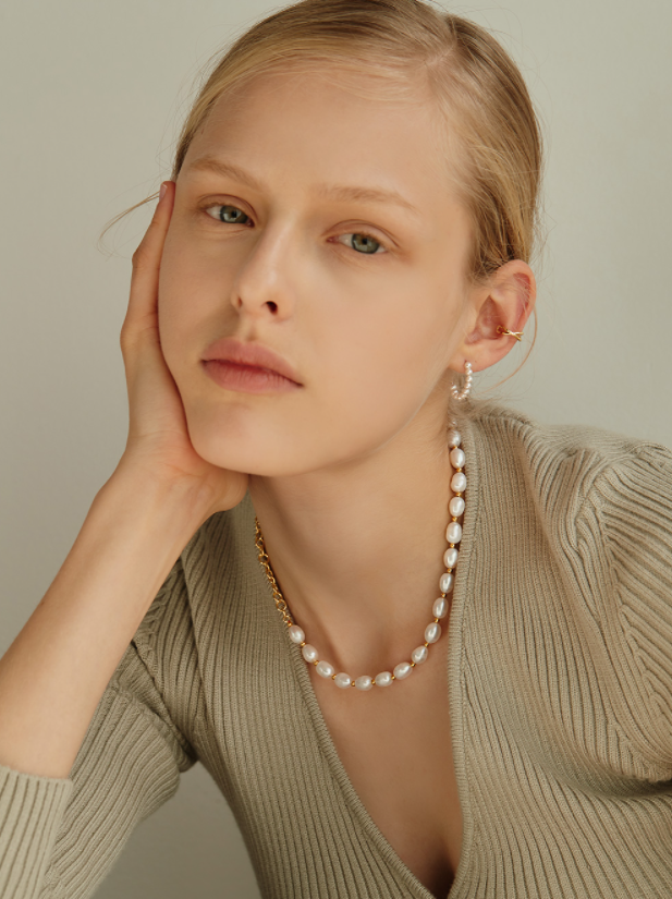 roaju Silver Pearl Hook Earring_Celebrity Accessory #Shin mina in K-Drama 'Hometown Cha-Cha-Cha' from Korea_H1 by roaju