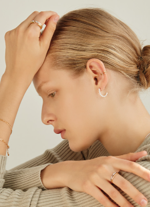 roaju Silver Pearl Hook Earring_Celebrity Accessory #Shin mina in K-Drama 'Hometown Cha-Cha-Cha' from Korea_H1 by roaju