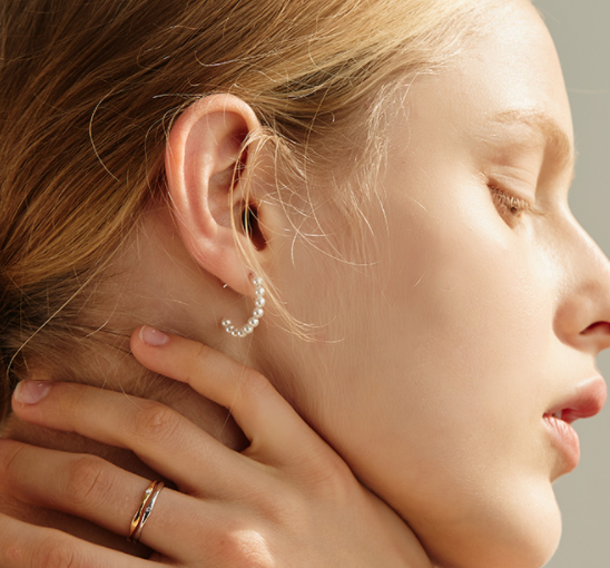 roaju Silver Pearl Hook Earring_Celebrity Accessory #Shin mina in K-Drama 'Hometown Cha-Cha-Cha' from Korea_H1 by roaju