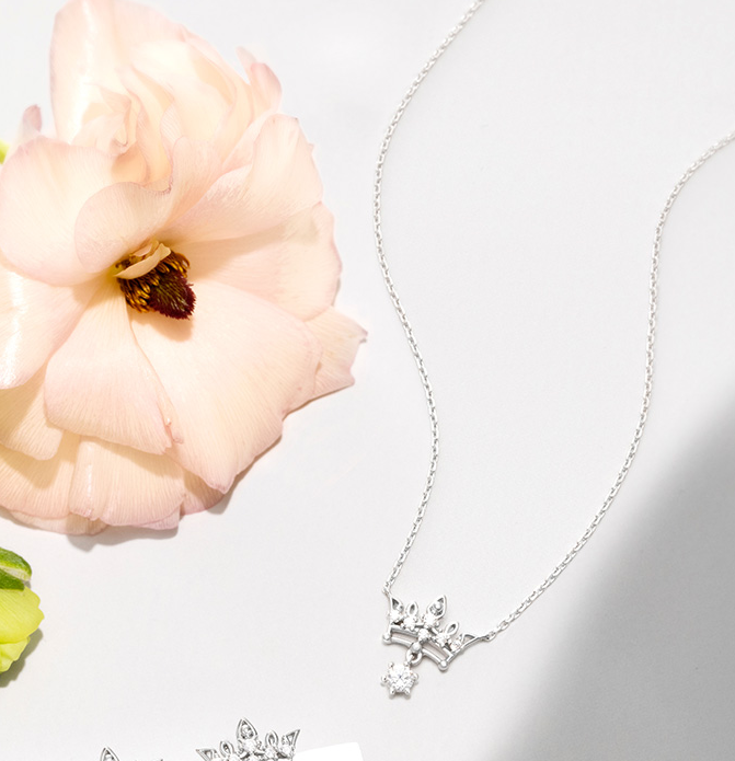 J.ESTINA Tiara Necklace (White ) #Celebrity Accessory #IU from Korea _H1 by J.ESTINA